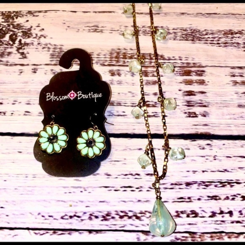 Light teal set